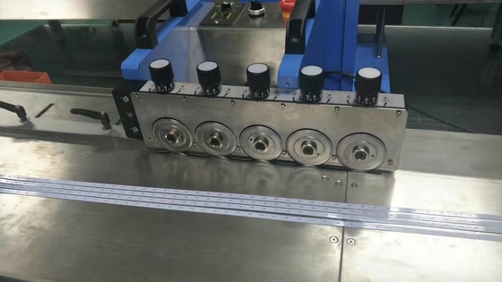 1200 मिमी एलईडी पीसीबी बोर्ड कटर मशीन 5 ब्लेड निचला काटने तनाव
