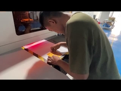 पीसी नियंत्रण दोहरी टेबल लेजर पीसीबी Depaneling मशीन एफपीसी के लिए उपयुक्त