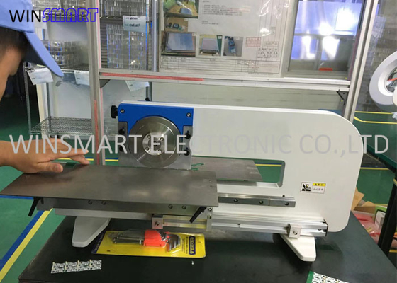 खरीदें समायोज्य काटने की गति के साथ 330 मिमी पीसीबी बोर्ड कटर मशीन online manufacture